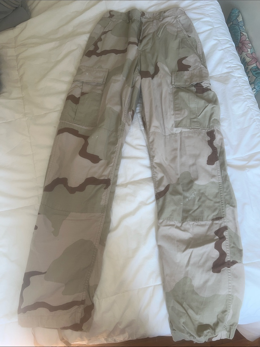 Urban Outfitters Camo Cargo Pants in Tan and Brown - Picture 1 of 5